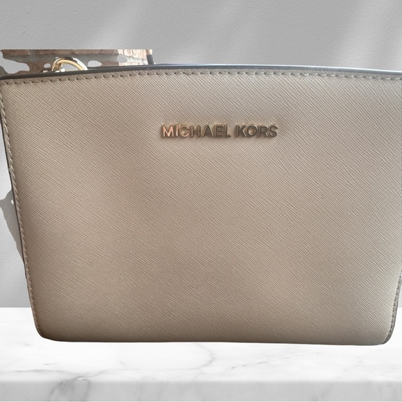 Michael Kors Medium crossbody - Picture 3 of 7
